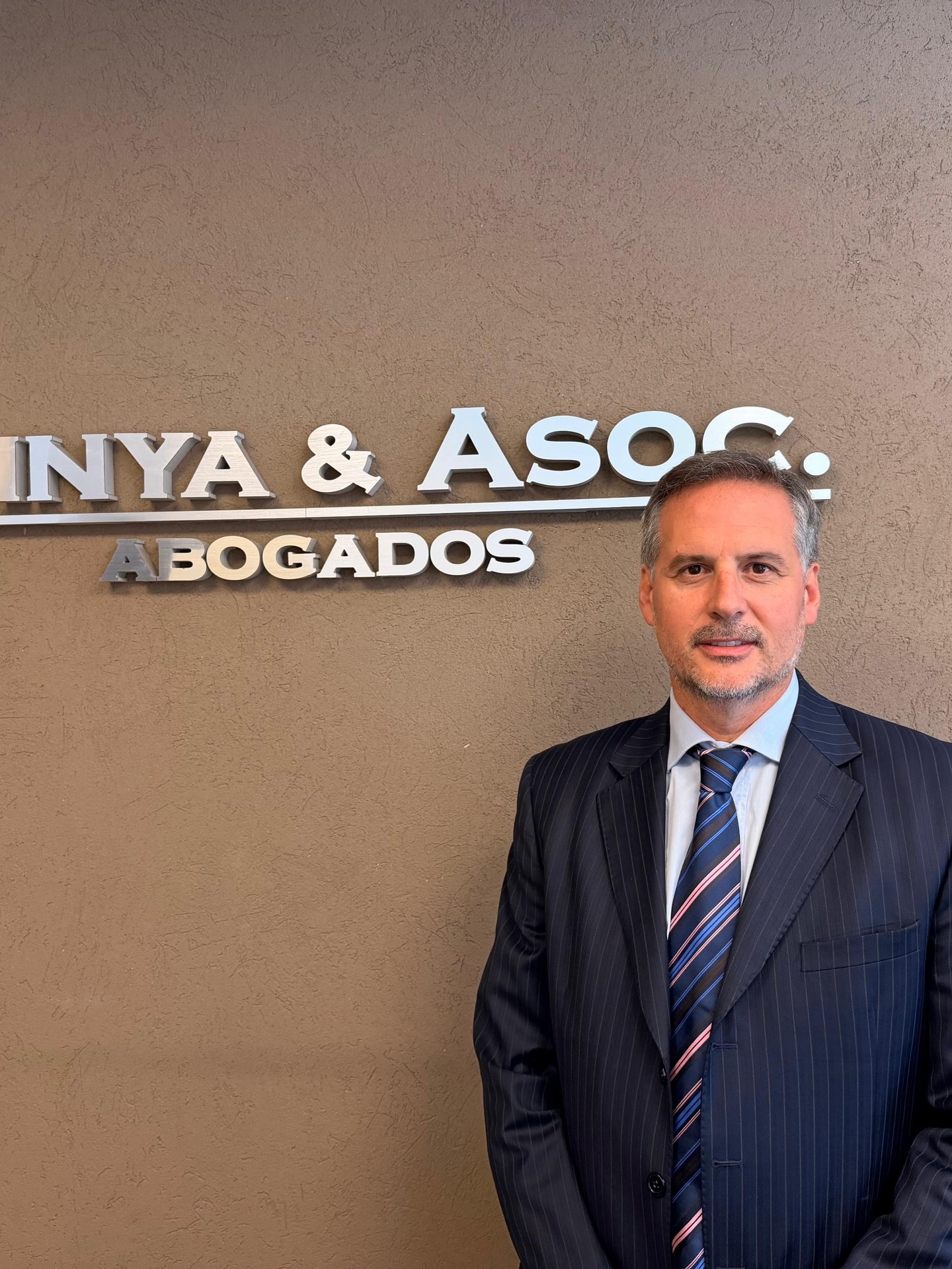 Dr. Juan Santiago Shinya